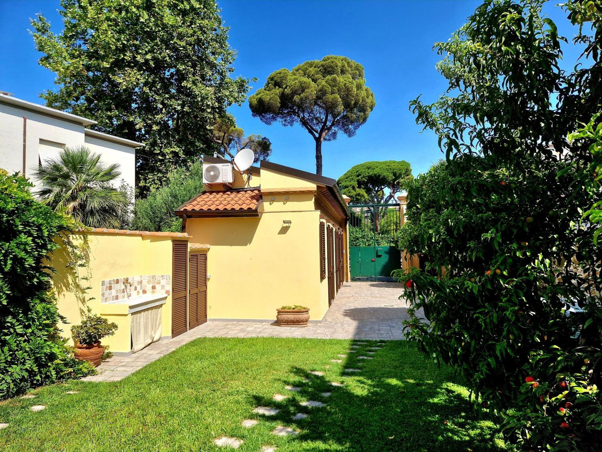 Serra Di Mare Casa Con Giardino Livorno Ngoại thất bức ảnh